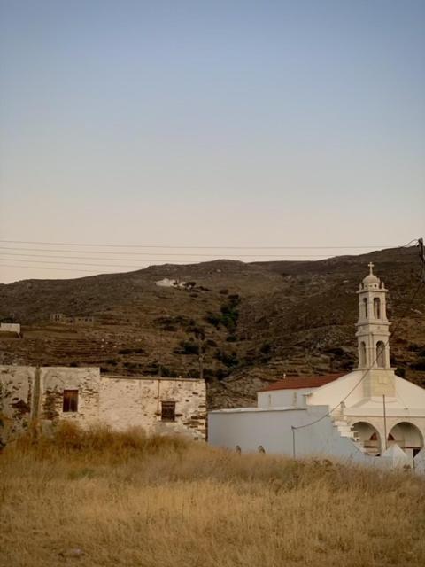 Serenity Living Platia, Tinos Екстериор снимка