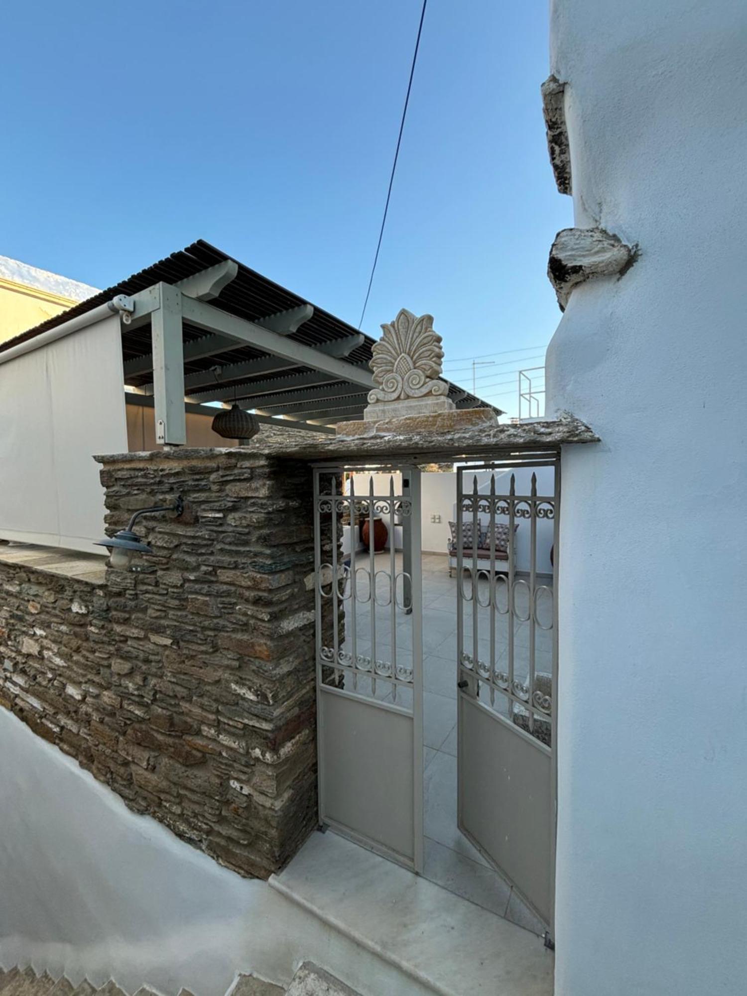 Serenity Living Platia, Tinos Екстериор снимка